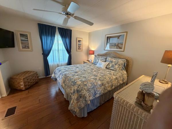 1975 LAKS Double Mobile Home