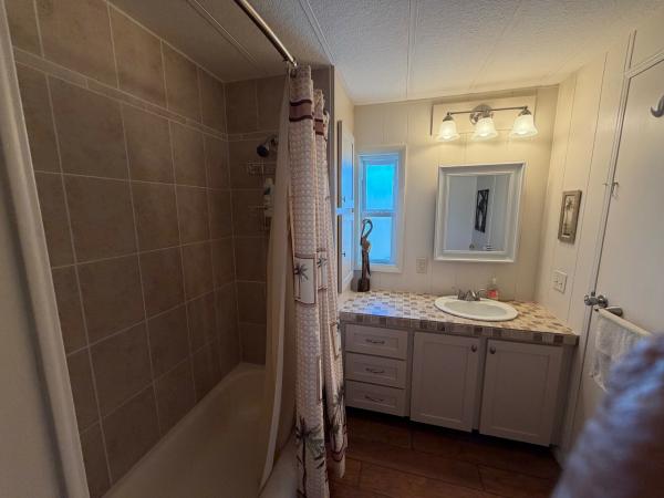 1975 LAKS Double Mobile Home