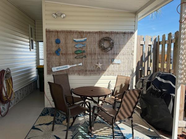 1975 LAKS Double Mobile Home