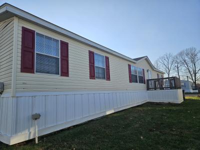 Photo 4 of 24 of home located at 45 Lynnwood Circle #128 Clarksville, TN 37040