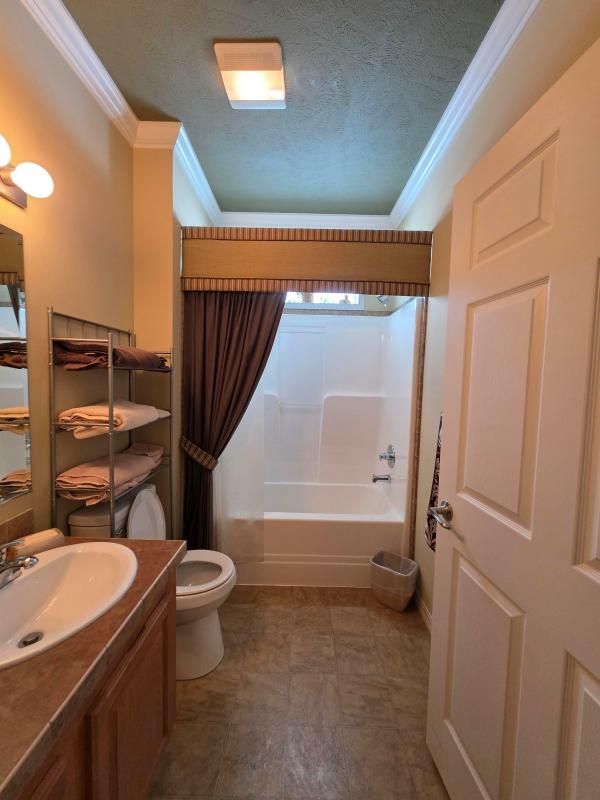 2007 Skyline 380I  Home