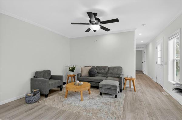 2025 SKyline 33C802  Home