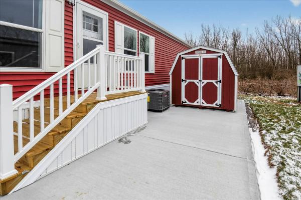 2025 SKyline 33C802  Home