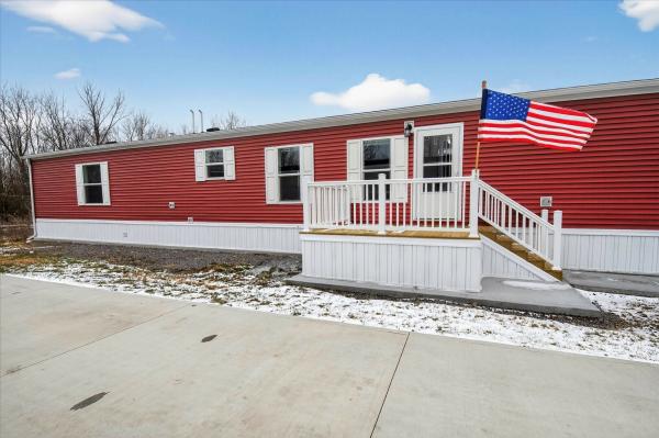 2025 SKyline 33C802  Home