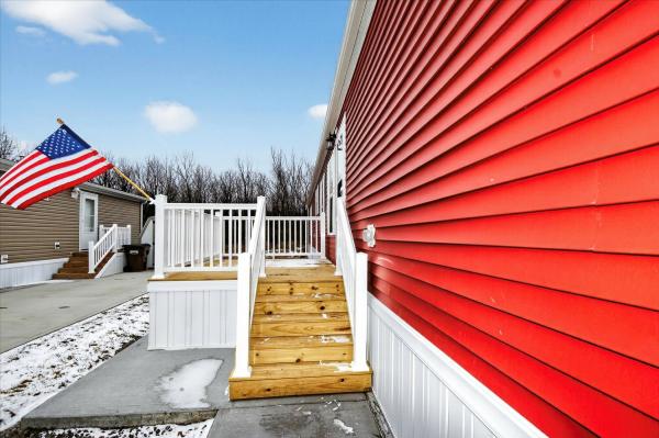 2025 SKyline 33C802  Home