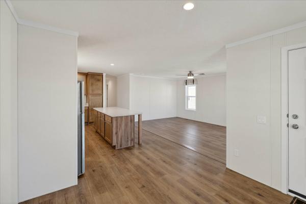 2025 Fairmont 19 430LE24603A  Home