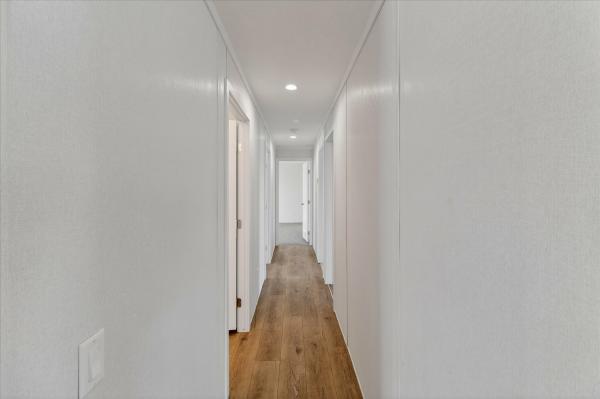 2025 Fairmont 19 430LE24603A  Home