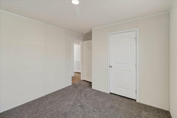 2025 Fairmont 19 430LE24603A  Home