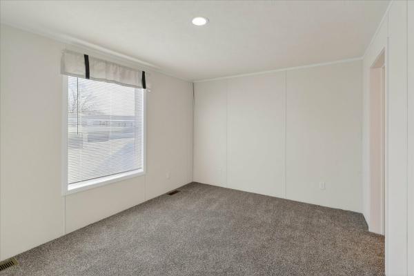 2025 Fairmont 19 430LE24603A  Home