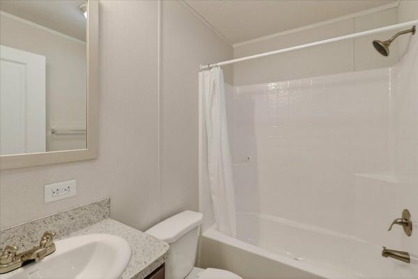 2025 Fairmont 19 430LE24603A  Home