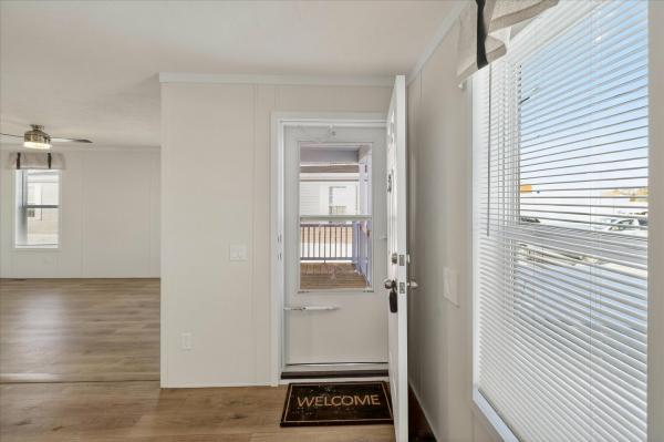 2025 Fairmont 19 430LE24603A  Home