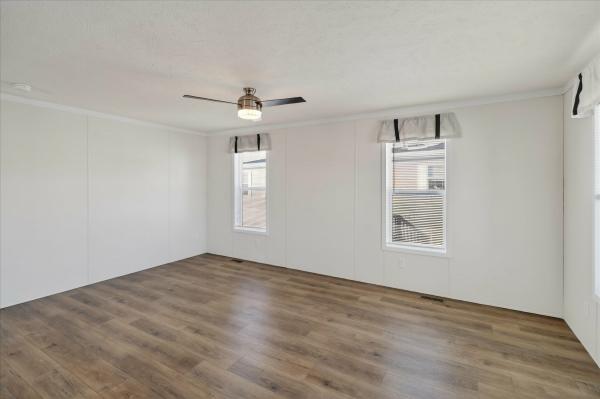 2025 Fairmont 19 430LE24603A  Home