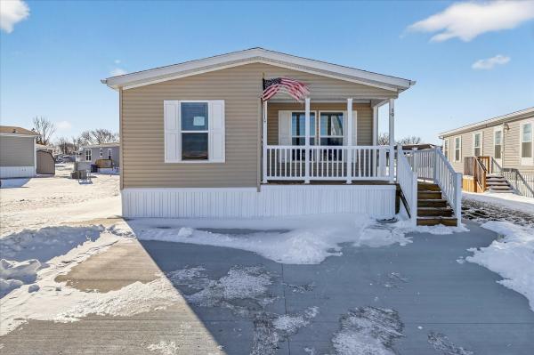 2025 Fairmont 19 430LE24603A  Home