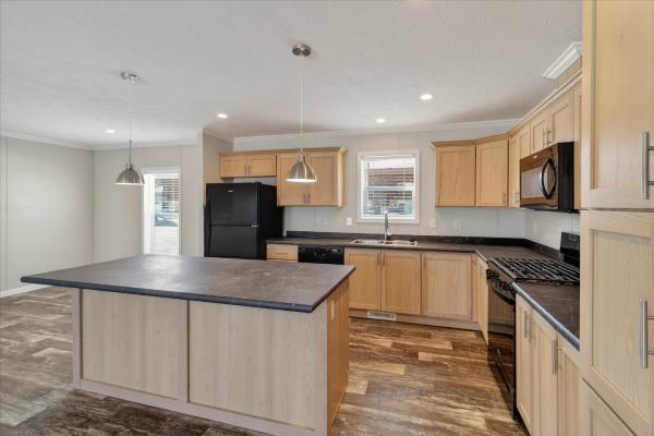 2026 SKYLINE 80 d614  Home