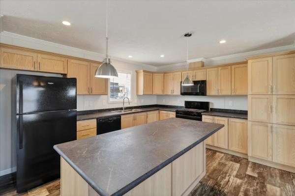 2026 SKYLINE 80 d614  Home