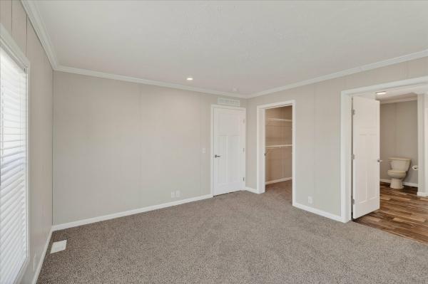 2026 SKYLINE 80 d614  Home