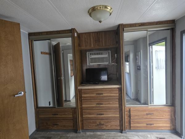 1982 HONE  Home