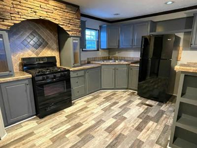 Photo 4 of 14 of home located at 401 Daren Drive Lynwood, IL 60411