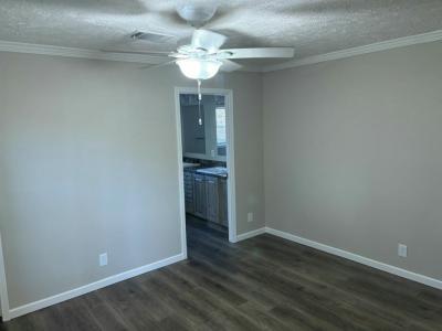 Photo 5 of 6 of home located at 10201 W Beaver St #140 Jacksonville, FL 32220