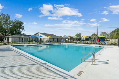 Mobile Home at 2808 Chaparral Irving, TX 75060