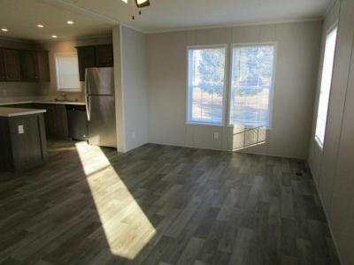 Photo 3 of 21 of home located at 17860 Bagnoli Street Brownstown, MI 48174