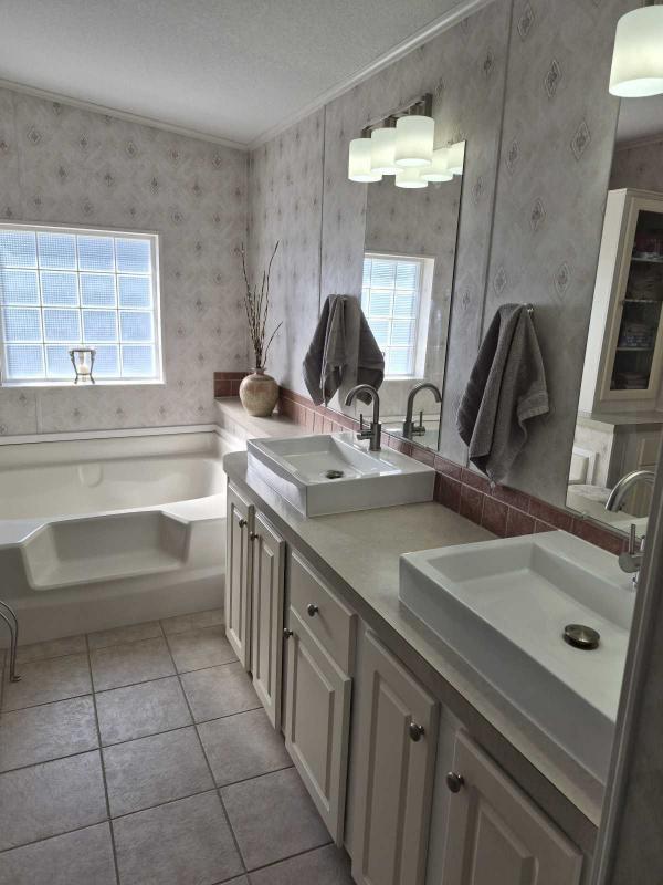 2002 jacobsen Mobile Home