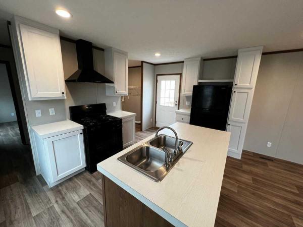 Photo 1 of 2 of home located at 1707 E Blanchard Avenue Hutchinson, KS 67501