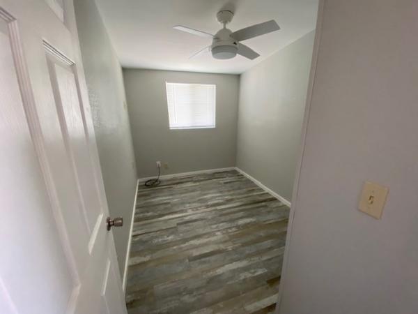 1990 Skyline Manufactured Home