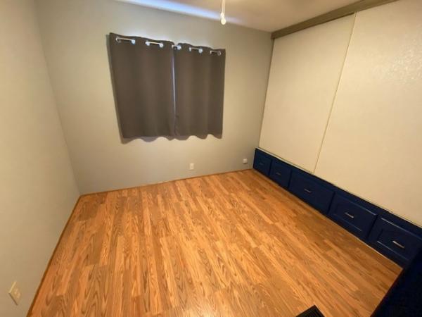 1990 Skyline Manufactured Home