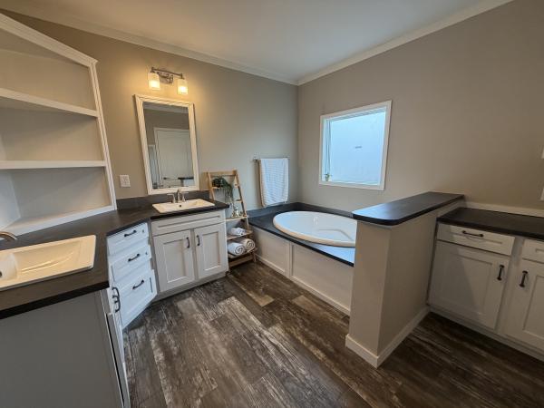 2022 Clayton 32SSL32643BH22 Mobile Home