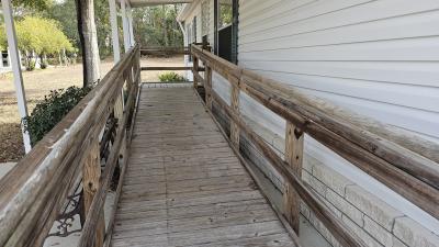 Photo 4 of 31 of home located at 6630 W Castlewood Lane Homosassa, FL 34446