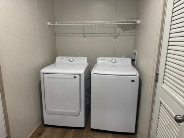 2025 clayton 95CCS28523AH26 Mobile Home