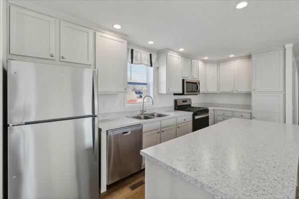 2025 Fairmont 430LE24603A  Home