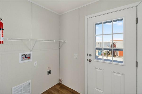 2025 Fairmont 430LE24603A  Home