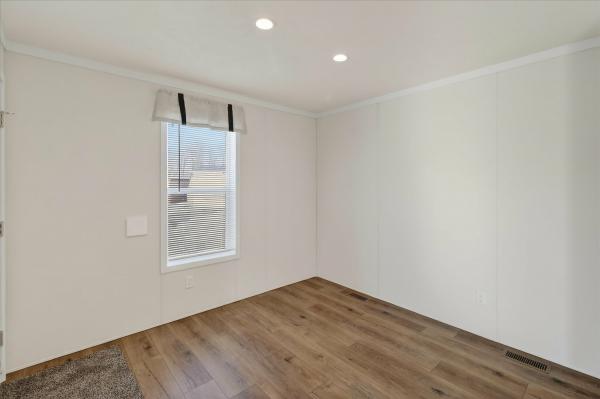 2025 Fairmont 430LE24603A  Home