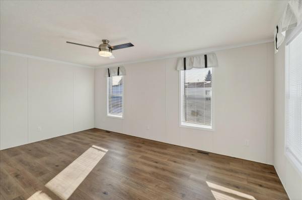 2025 Fairmont 430LE24603A  Home