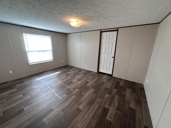 2021 47TRR16763AH19  Home