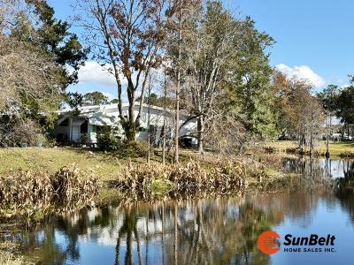 Photo 2 of 30 of home located at 40 Sea Fern Drive Leesburg, FL 34788