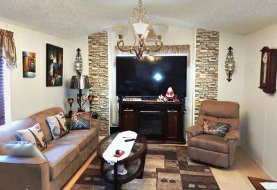 Photo 5 of 9 of home located at 370 53rd Ave N Saint Petersburg, FL 33703