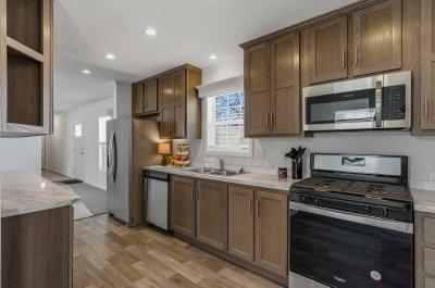 Mobile Home at 155 Kingsway Dr North Mankato, MN 56003