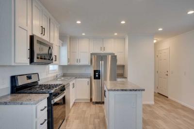 Mobile Home at 140 Kingsway Dr North Mankato, MN 56003