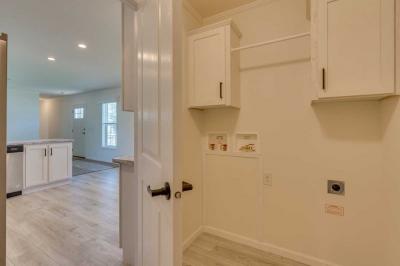 Photo 3 of 5 of home located at 160 Kingsway Dr North Mankato, MN 56003