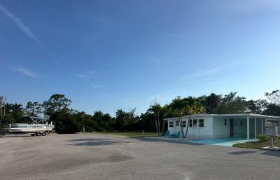 Photo 5 of 27 of home located at 20708 Kahuna Ct Estero, FL 33928