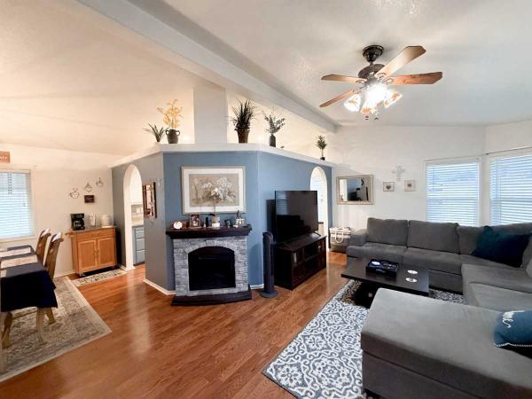 2005 Hallmark Manufactured Home