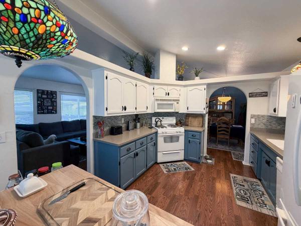 2005 Hallmark Manufactured Home