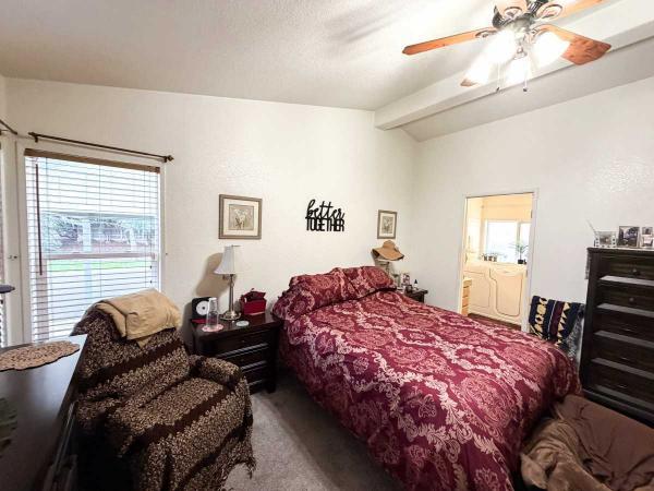 2005 Hallmark Manufactured Home