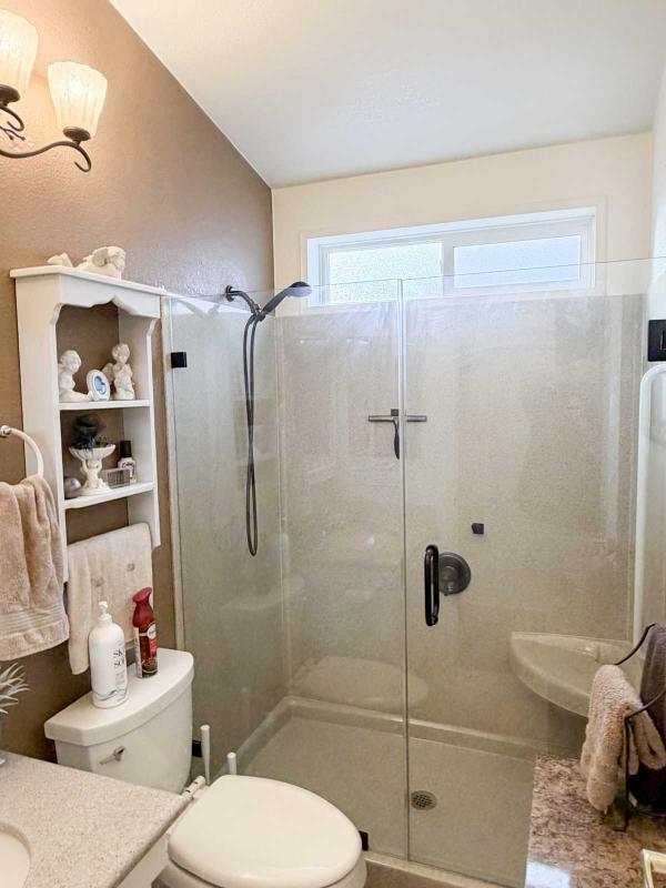 2005 Hallmark Manufactured Home