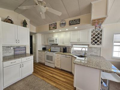Photo 4 of 15 of home located at 7125 Fruitville Rd 1463 Sarasota, FL 34240
