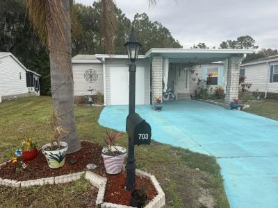 Photo 2 of 11 of home located at 703 Royal Forest Dr Auburndale, FL 33823