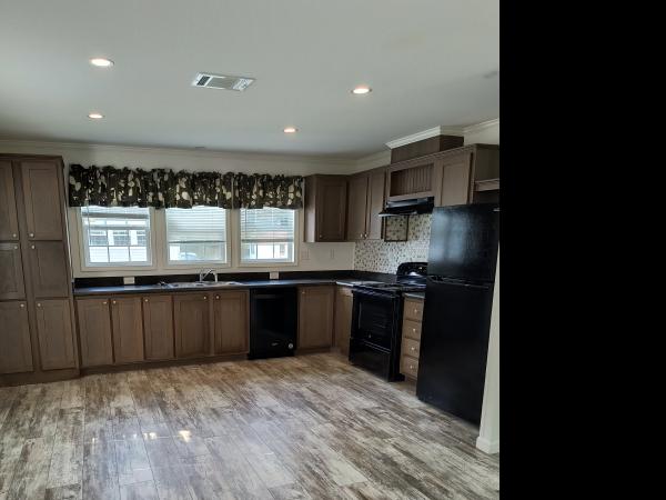 2020 Champion RH2723E7216 Mobile Home